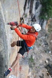 成人攀岩挑战线路视频,揭秘成人攀岩挑战线路精彩瞬间-第3张图片-成人抖抈app