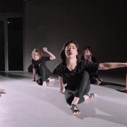 成人街舞大神是谁啊视频,谁在舞动潮流巅峰？-第3张图片-成人抖抈app