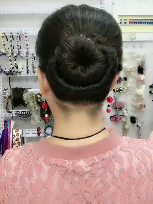 盘发器成人夹板怎么用视频,轻松打造完美发型-第1张图片-成人抖抈app