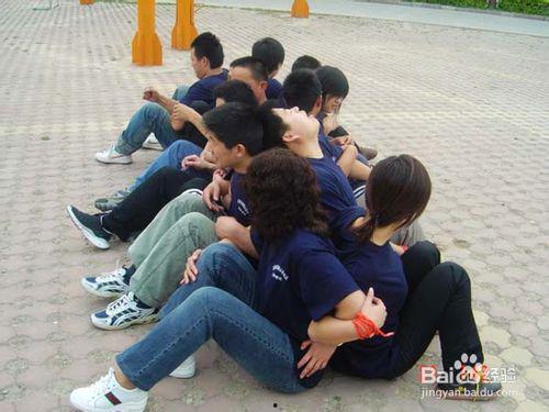 成人团体小游戏惩罚视频,成人团体小游戏欢乐瞬间回顾-第2张图片-成人抖抈app