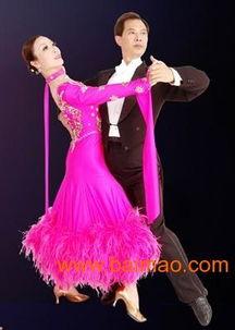 成人国标舞男生培训视频,舞步技巧与风采展示-第2张图片-成人抖抈app