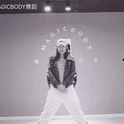 成人歌曲花朵舞蹈视频,成人歌曲花朵舞蹈视频魅力解析-第2张图片-成人抖抈app