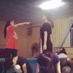 成人舞蹈简单劲爆视频,热力四溢！成人舞蹈视频燃情瞬间大盘点-第1张图片-成人抖抈app