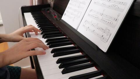 钢琴视频教学成人,从零基础到指尖舞者的蜕变之路-第2张图片-成人抖抈app