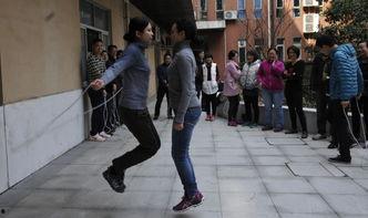 男女成人无绳跳绳视频-第2张图片-成人抖抈app