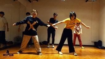 成人街舞热身拉伸视频大全,轻松开启燃脂舞蹈之旅-第1张图片-成人抖抈app