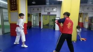 成人女生搏击视频网站,勇敢挑战极限的搏击女神风采-第3张图片-成人抖抈app